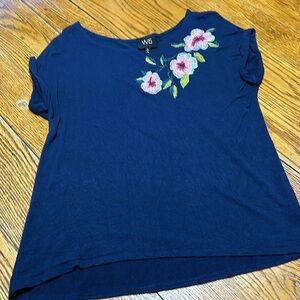 W5 x Anthropologie embroidered short sleeve tee. Rolled cuffs. Size Small